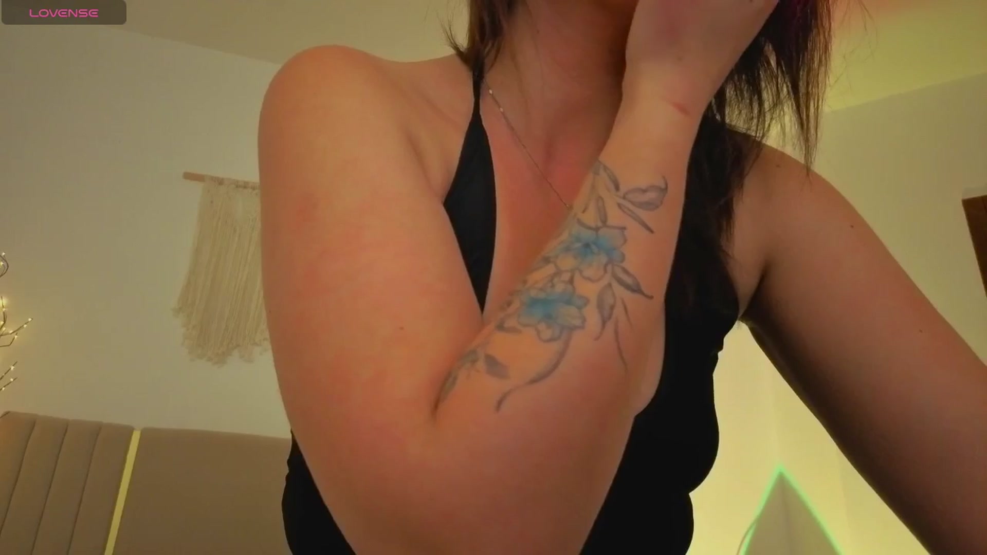 Gallery image thumbnail from M1ss_arina's myfreecams stream on, 04/07/2026, 22:36 image 20 of 20