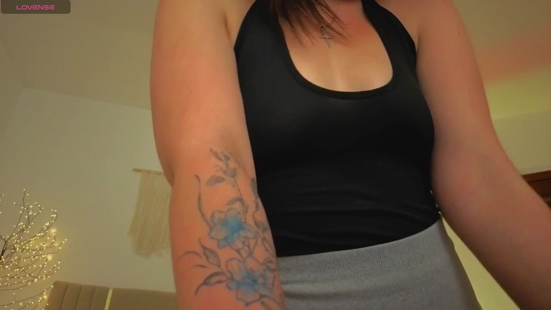 Gallery image thumbnail from M1ss_arina's myfreecams stream on, 04/08/2026, 24:08 image 1 of 20