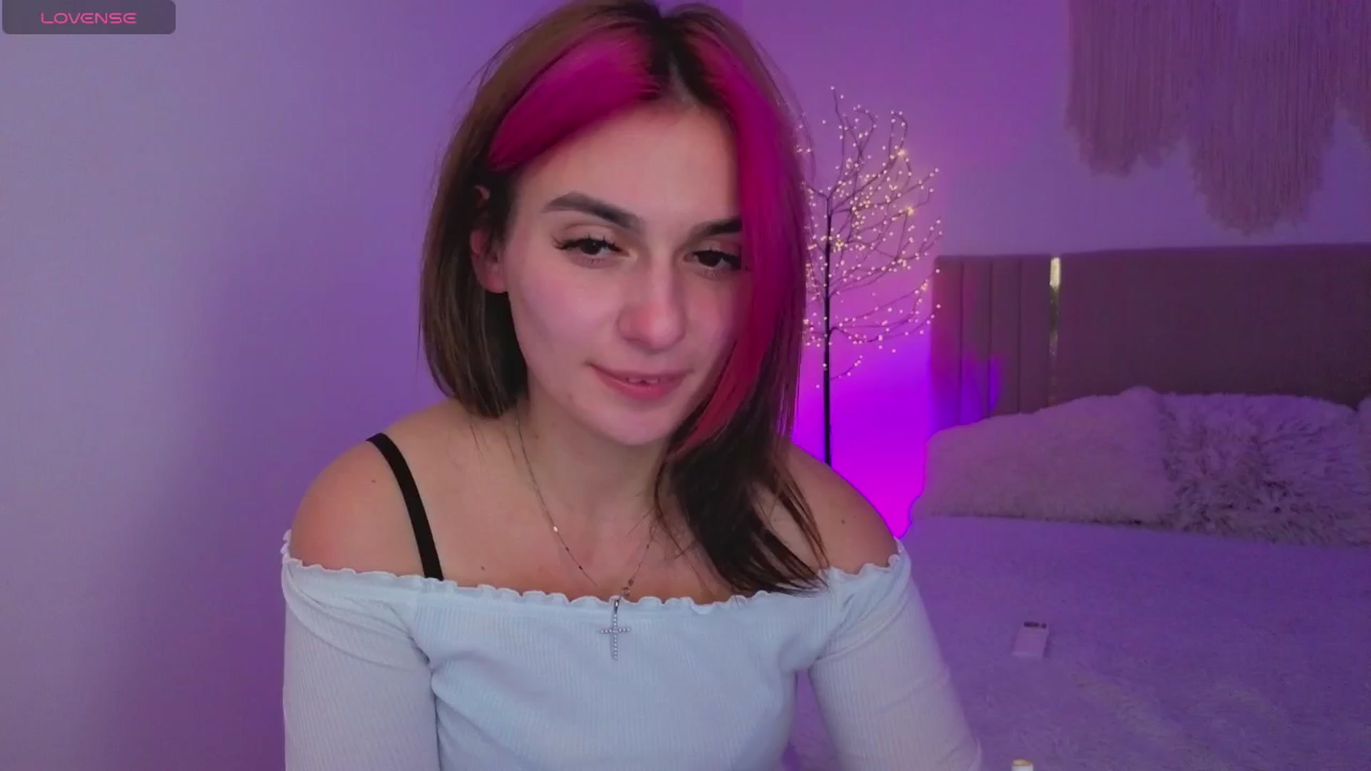 Gallery image thumbnail from M1ss_arina's myfreecams stream on, 04/11/2026, 22:20 image 1 of 20