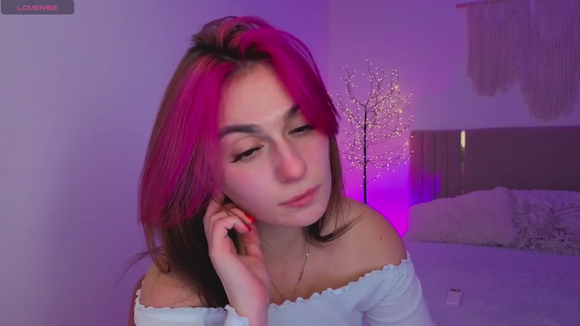 Gallery image thumbnail from M1ss_arina's myfreecams stream on, 04/11/2026, 22:20 image 14 of 20