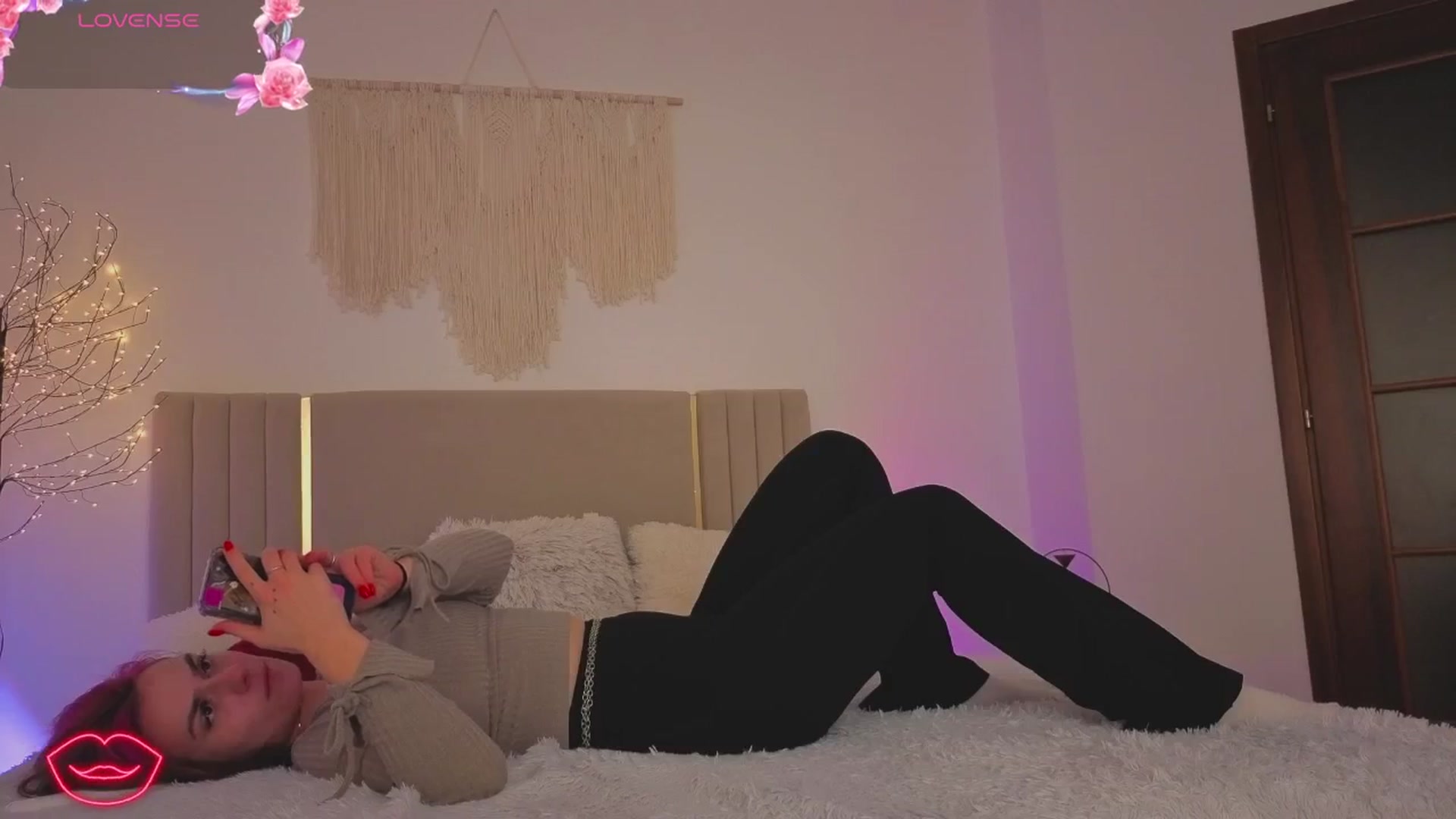 Gallery image thumbnail from M1ss_arina's myfreecams stream on, 04/14/2026, 23:26 image 11 of 20