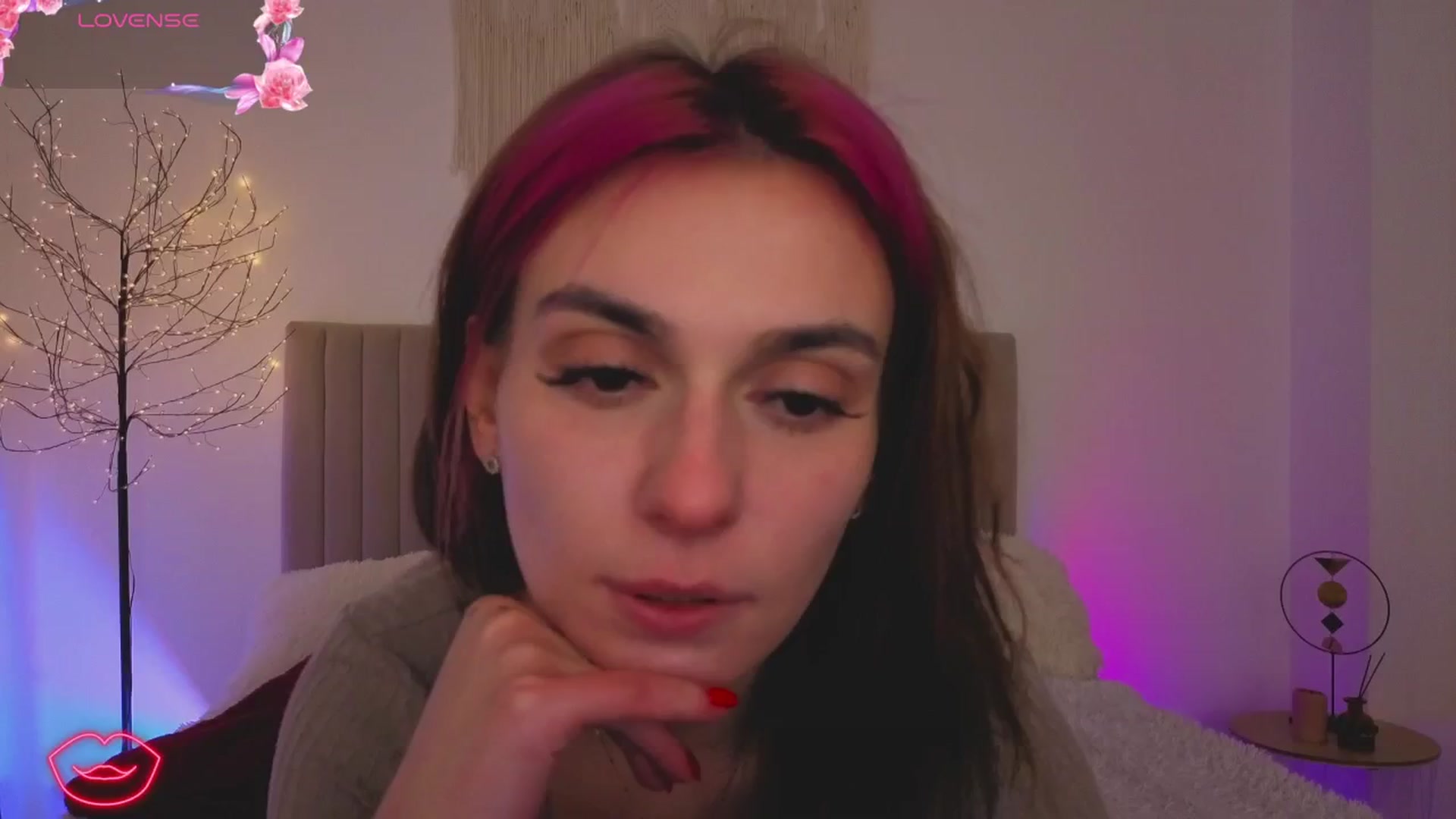 Gallery image thumbnail from M1ss_arina's myfreecams stream on, 04/14/2026, 23:26 image 1 of 20