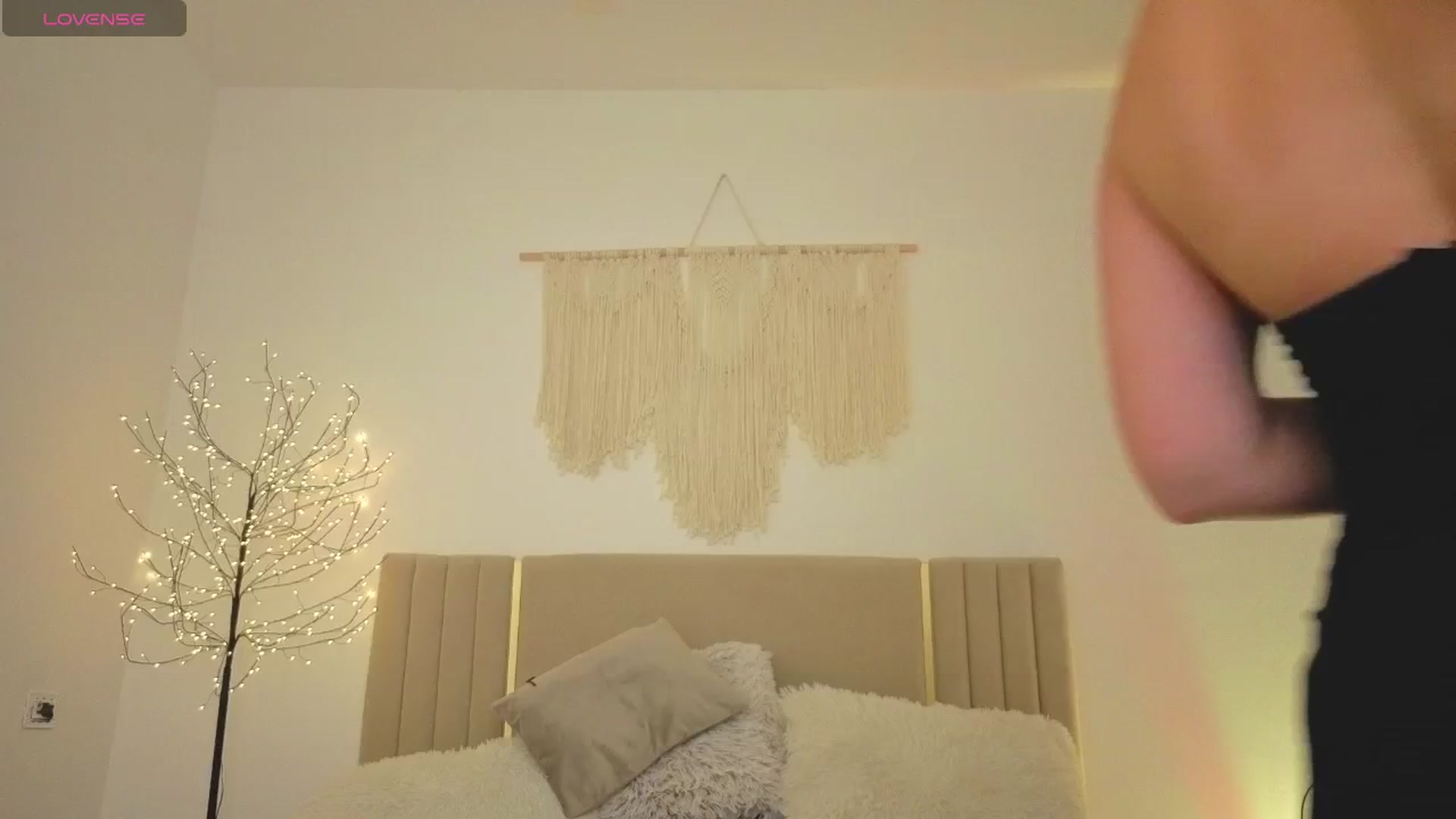Gallery image thumbnail from M1ss_arina's myfreecams stream on, 04/18/2026, 01:51 image 1 of 20