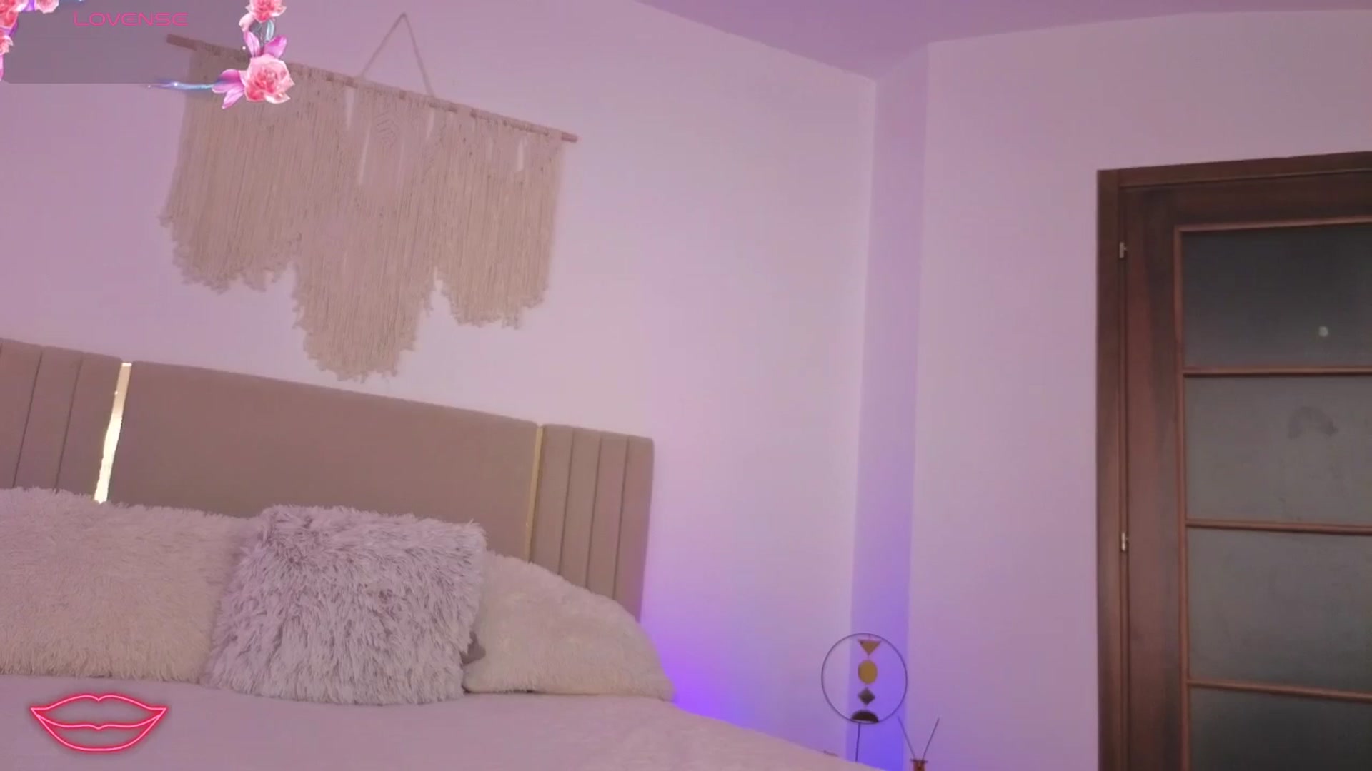 Gallery image thumbnail from M1ss_arina's myfreecams stream on, 04/25/2026, 23:47 image 18 of 20
