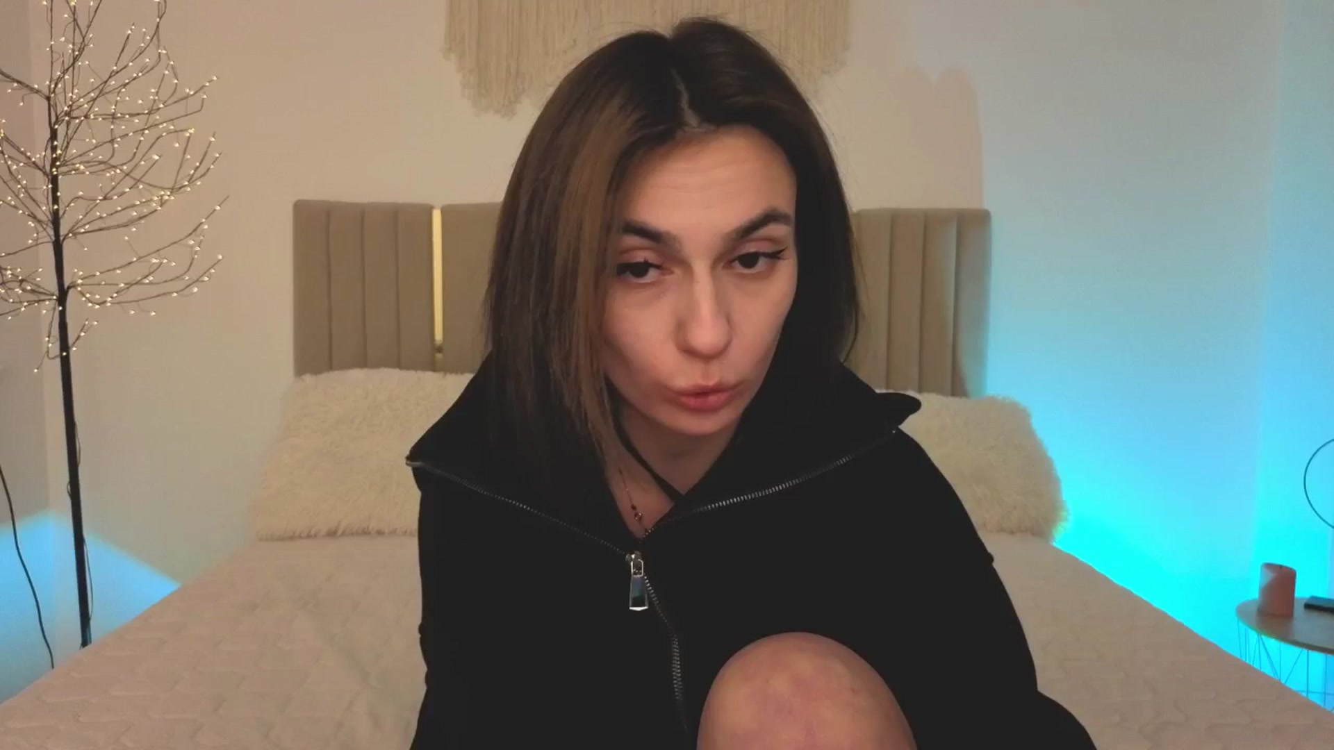 Gallery image thumbnail from M1ss_arina's myfreecams stream on, 04/27/2026, 24:02 image 1 of 20