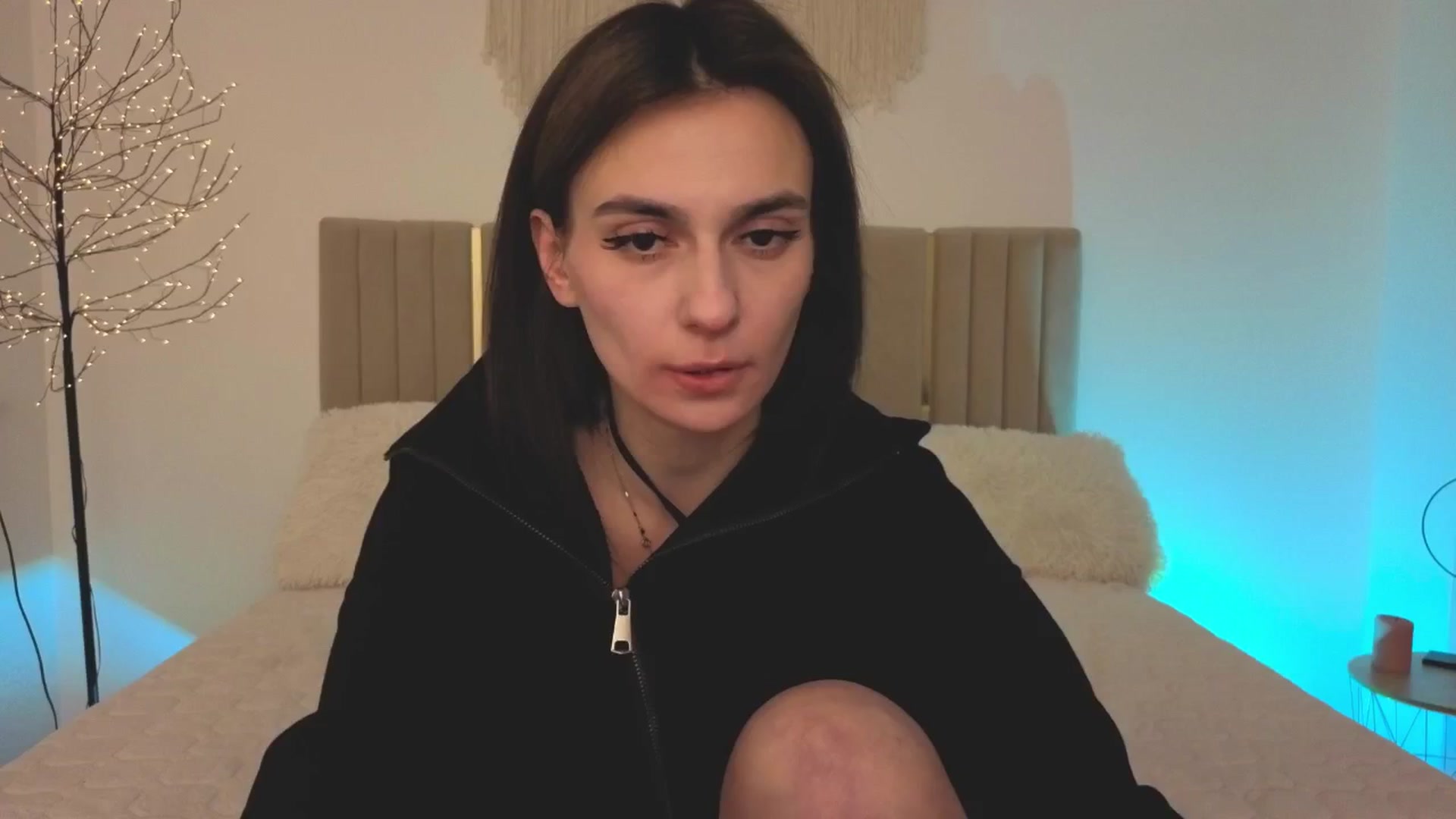 Gallery image thumbnail from M1ss_arina's myfreecams stream on, 04/27/2026, 24:02 image 2 of 20