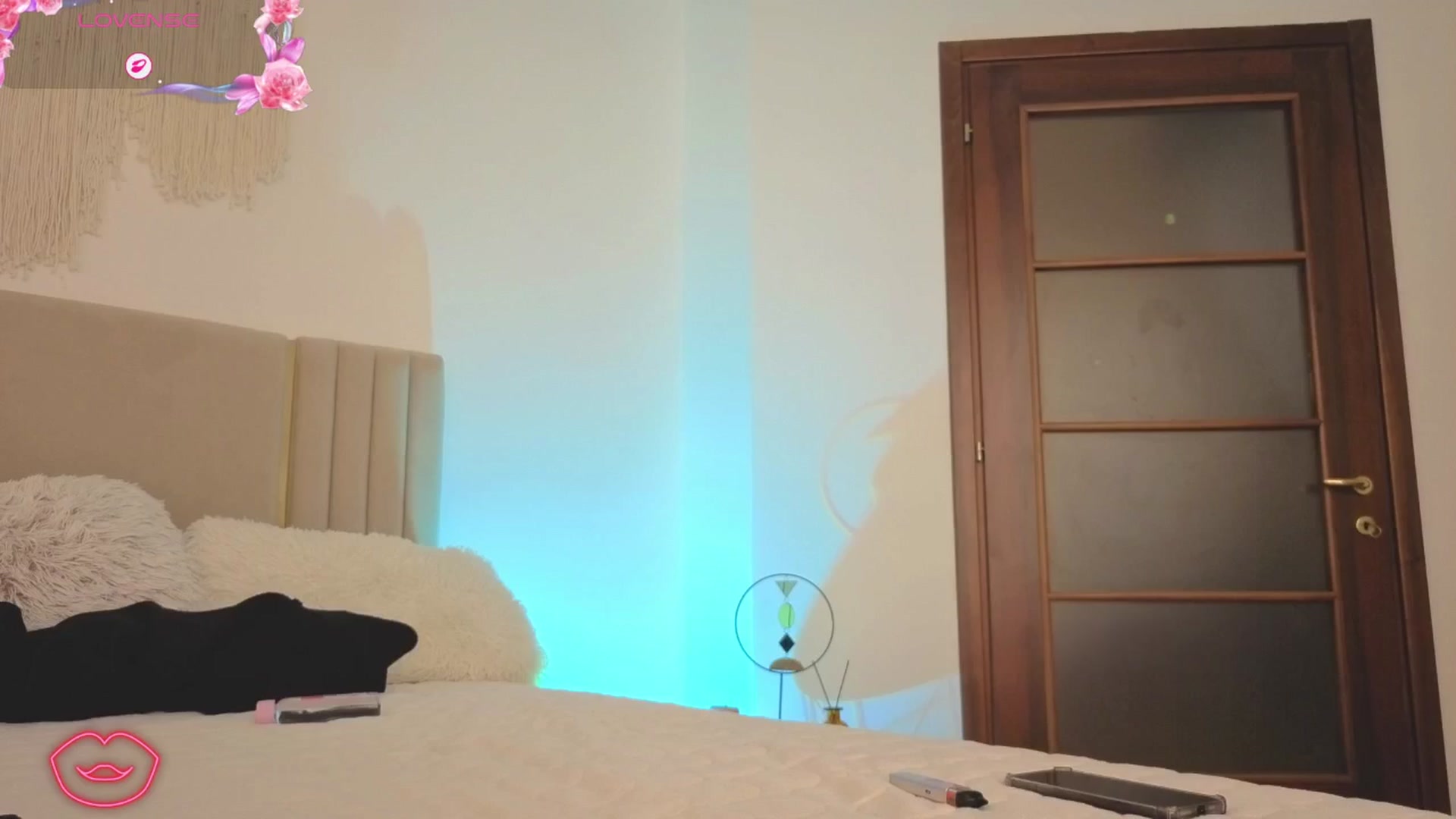 Gallery image thumbnail from M1ss_arina's myfreecams stream on, 04/27/2026, 03:43 image 19 of 20