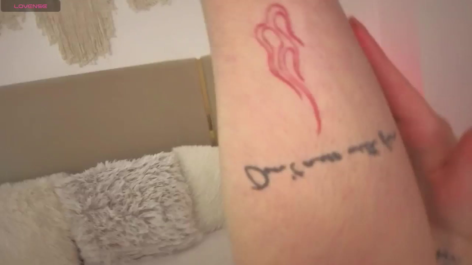Gallery image thumbnail from M1ss_arina's myfreecams stream on, 04/30/2026, 03:32 image 18 of 20