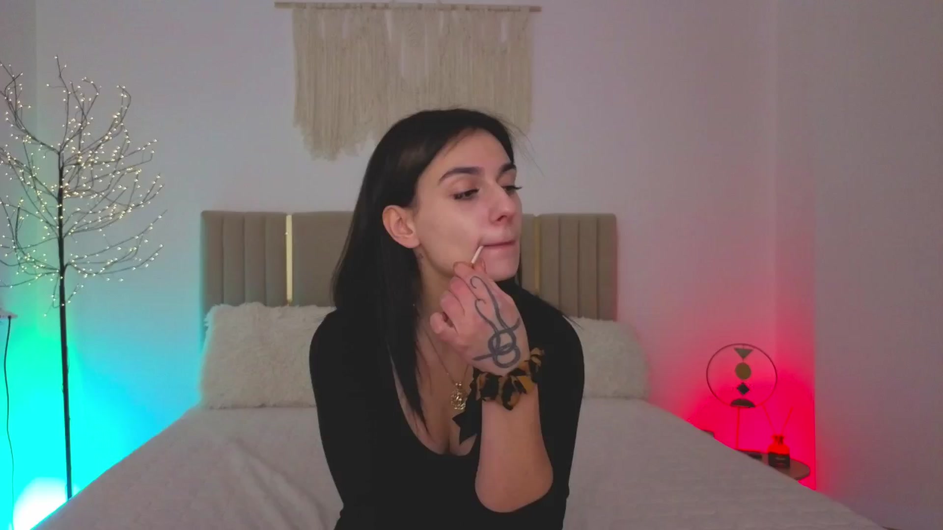 Gallery image thumbnail from M1ss_arina's myfreecams stream on, 04/30/2026, 08:06 image 5 of 20