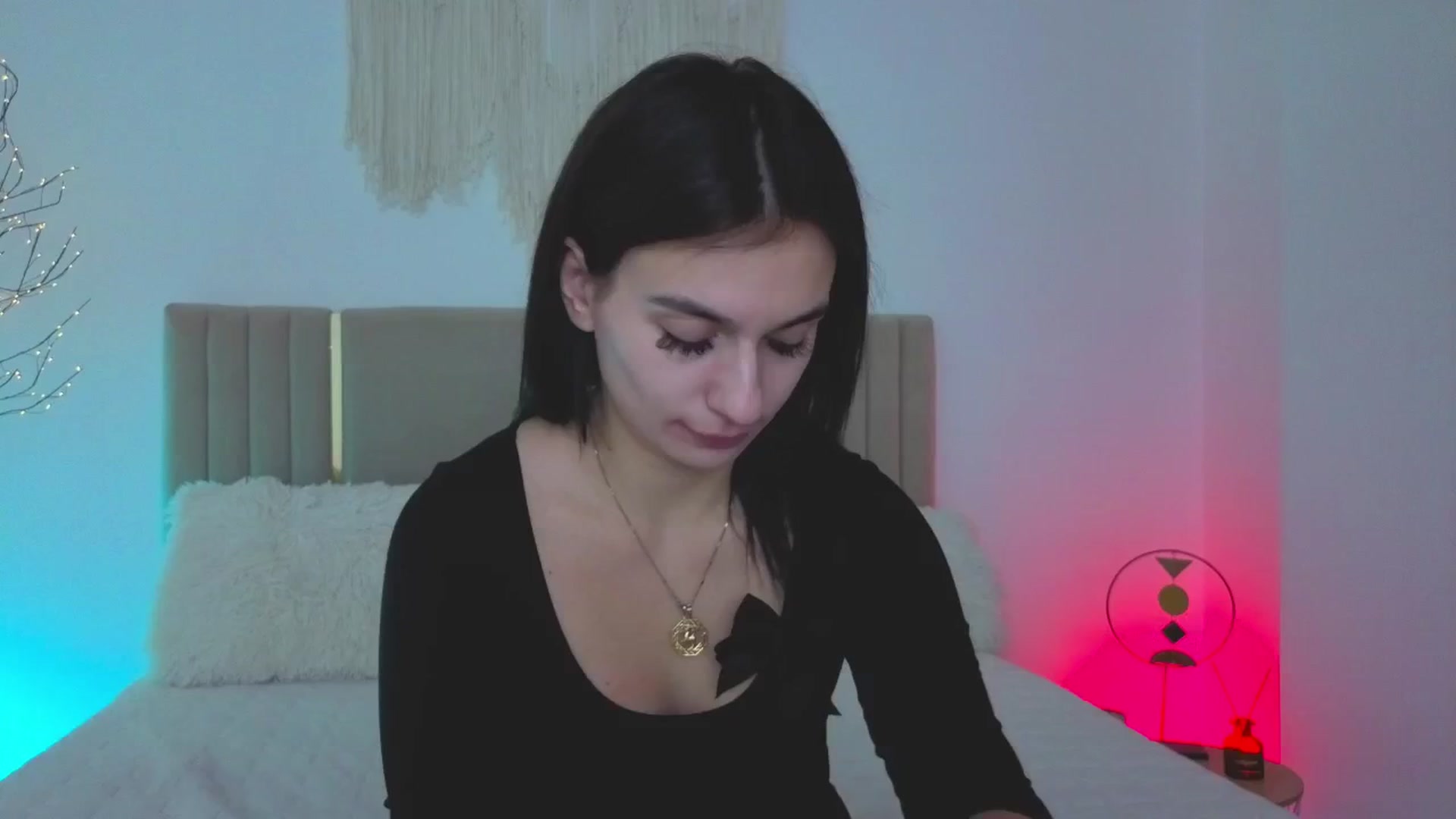 Gallery image thumbnail from M1ss_arina's myfreecams stream on, 04/30/2026, 08:06 image 2 of 20