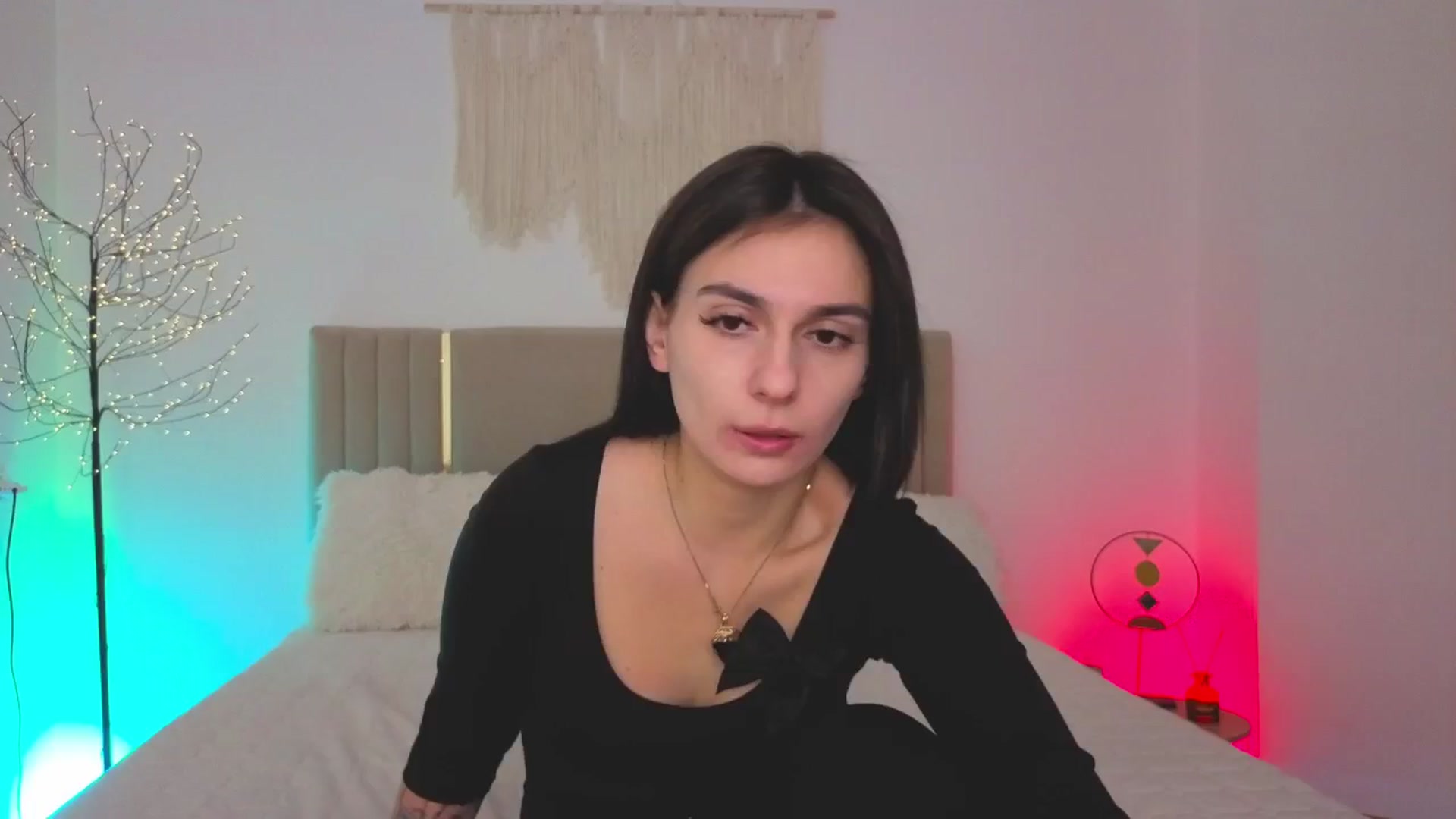 Gallery image thumbnail from M1ss_arina's myfreecams stream on, 04/30/2026, 08:06 image 6 of 20