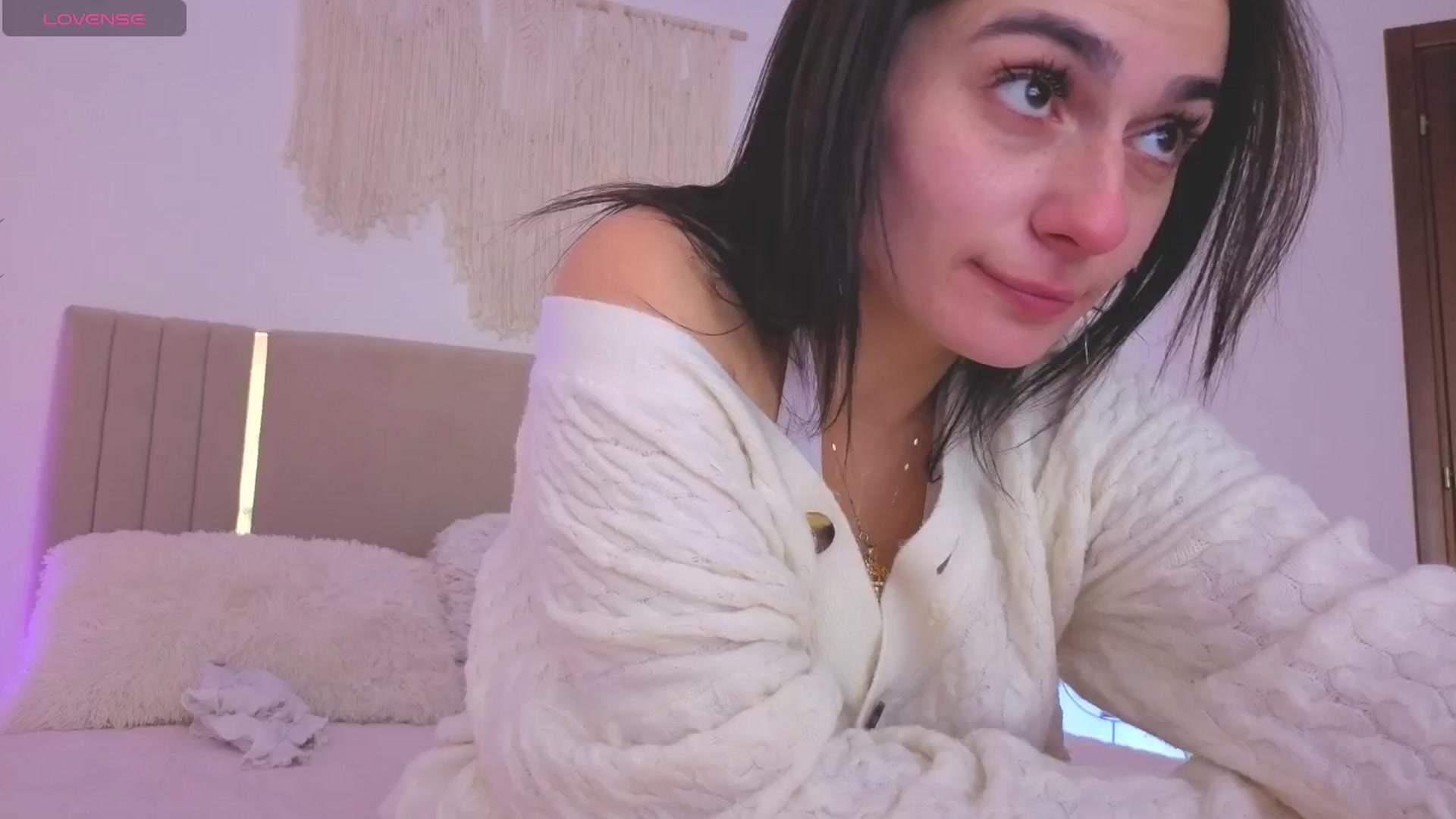 Gallery image thumbnail from M1ss_arina's myfreecams stream on, 05/03/2026, 24:05 image 19 of 20