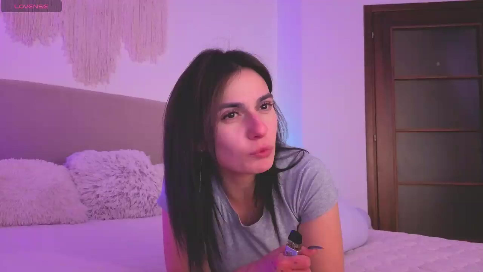 Gallery image thumbnail from M1ss_arina's myfreecams stream on, 05/04/2026, 22:33 image 15 of 20