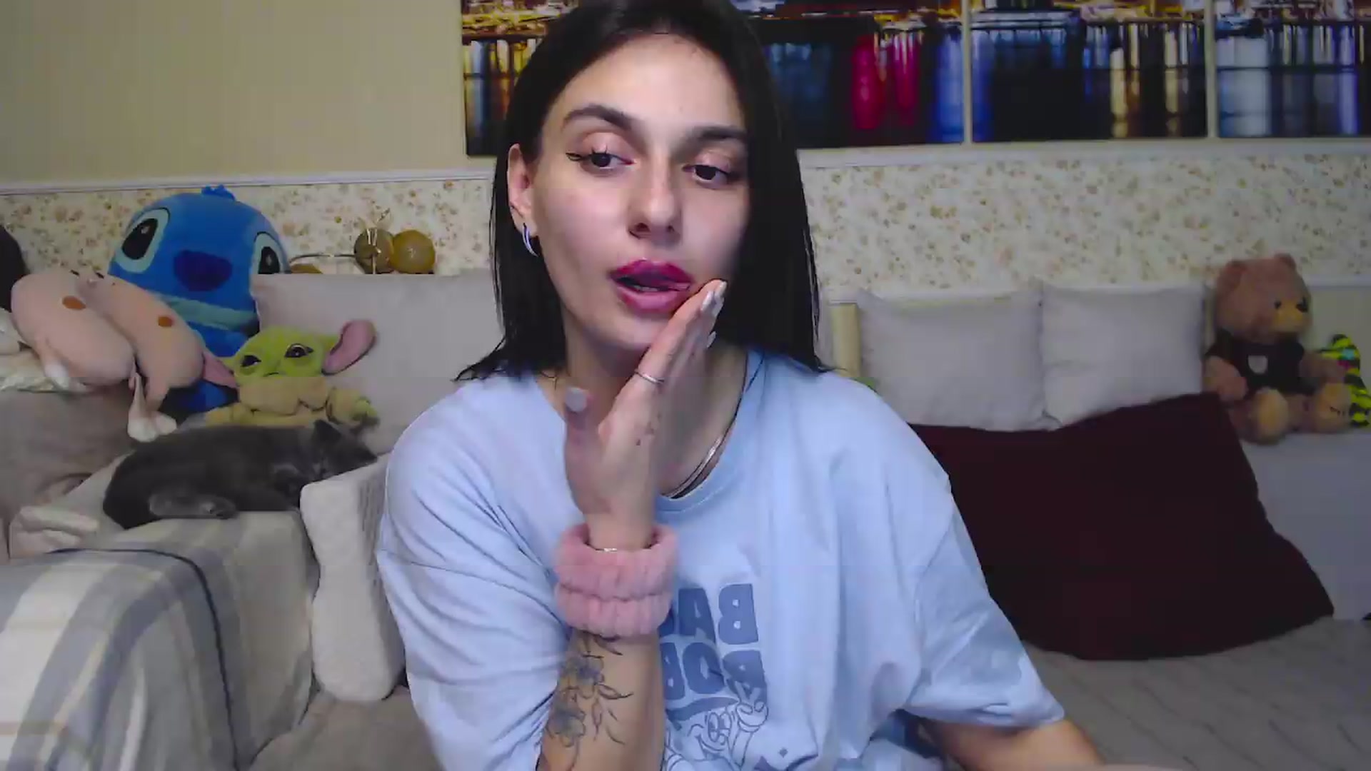 Gallery image thumbnail from M1ss_arina's myfreecams stream on, 06/18/2026, 23:58 image 1 of 20