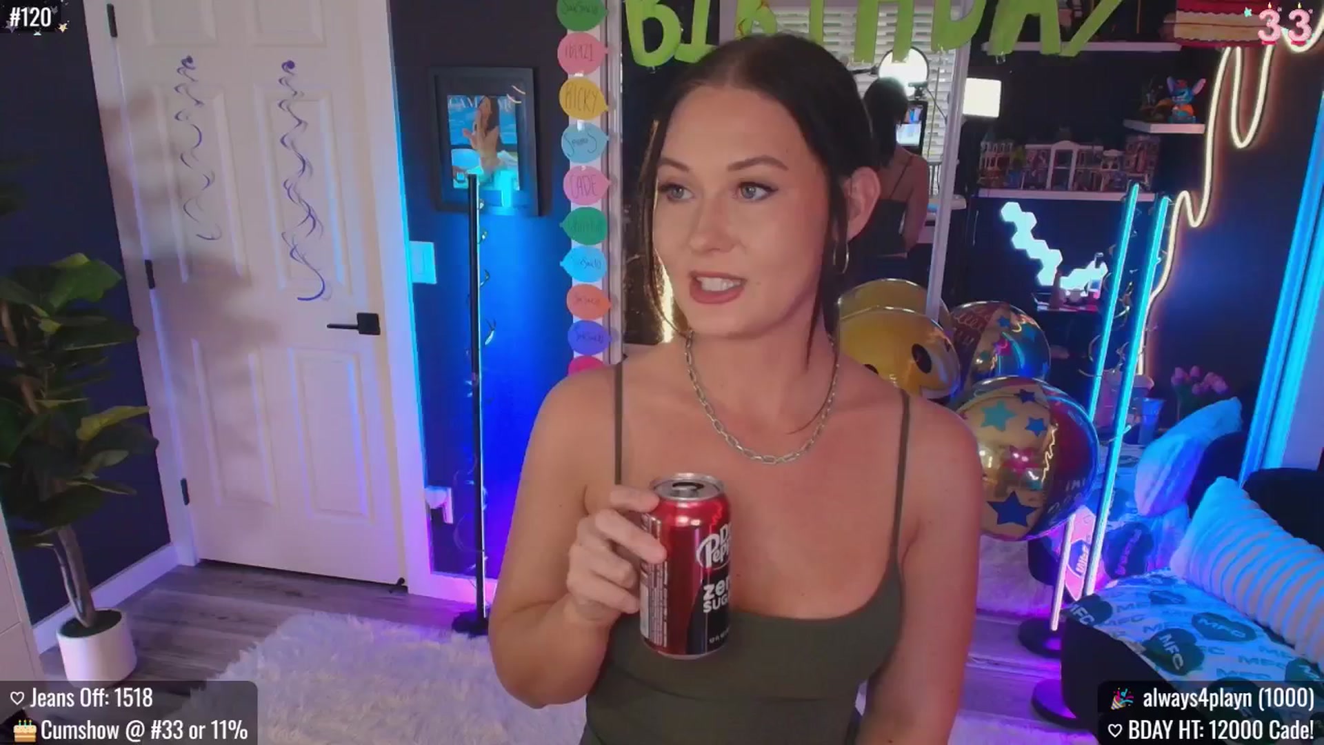 Gallery image thumbnail from MACK3NZIE's myfreecams stream on, 10/07/2025, 21:13 image 16 of 20