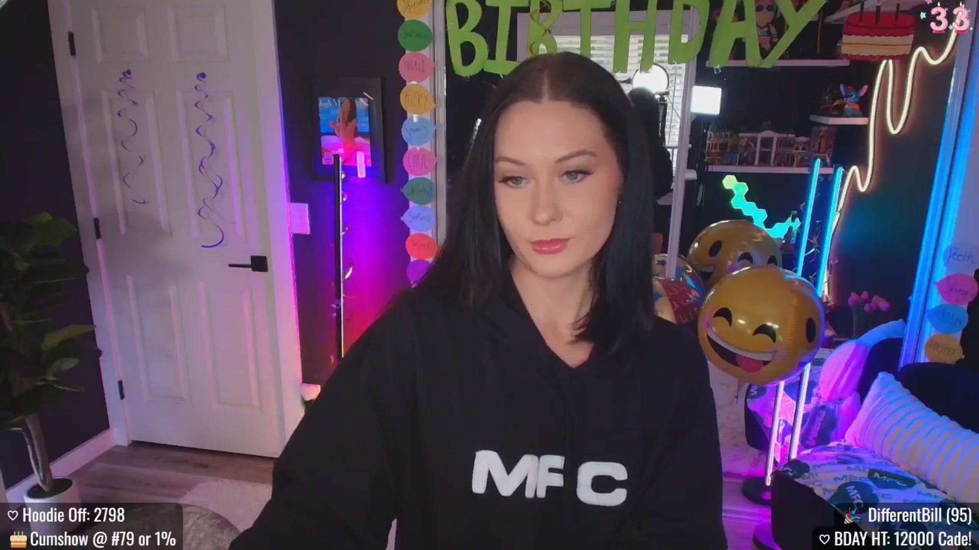 Gallery image thumbnail from MACK3NZIE's myfreecams stream on, 10/13/2025, 21:32 image 9 of 20