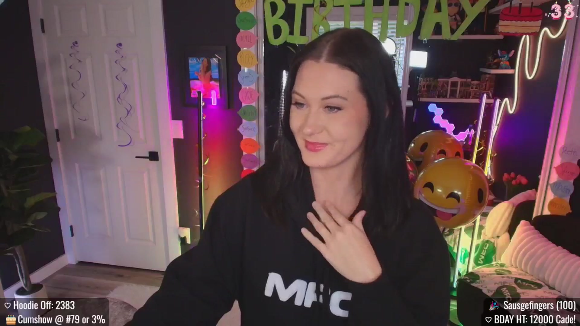 Gallery image thumbnail from MACK3NZIE's myfreecams stream on, 10/13/2025, 21:32 image 12 of 20
