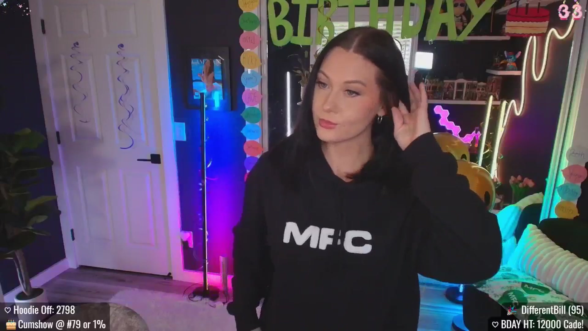 Gallery image thumbnail from MACK3NZIE's myfreecams stream on, 10/13/2025, 21:32 image 6 of 20