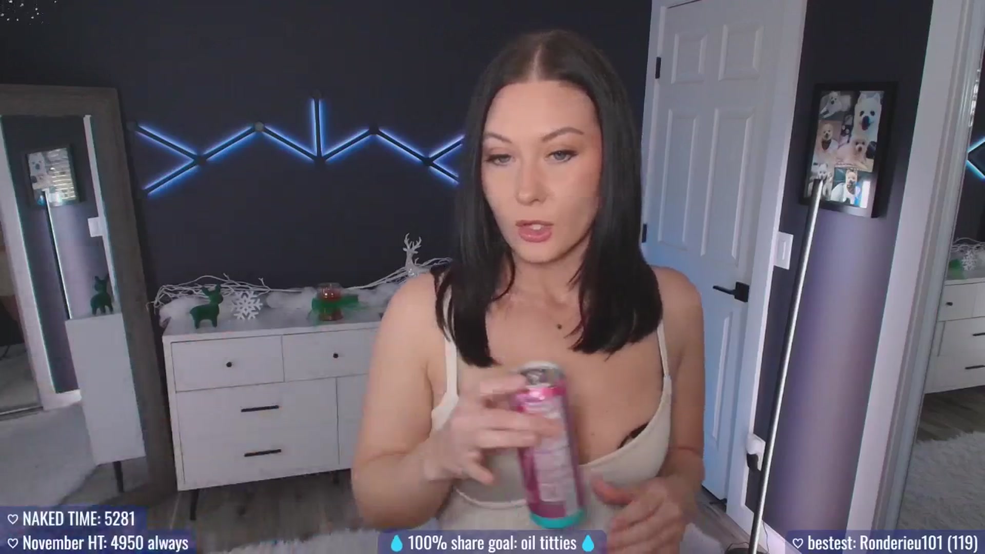 Gallery image thumbnail from MACK3NZIE's myfreecams stream on, 11/17/2025, 22:08 image 12 of 20