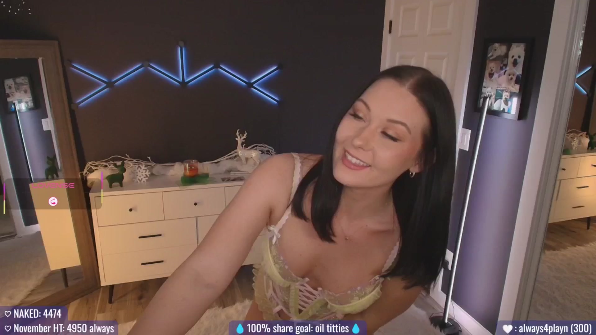 Gallery image thumbnail from MACK3NZIE's myfreecams stream on, 11/19/2025, 22:39 image 15 of 20