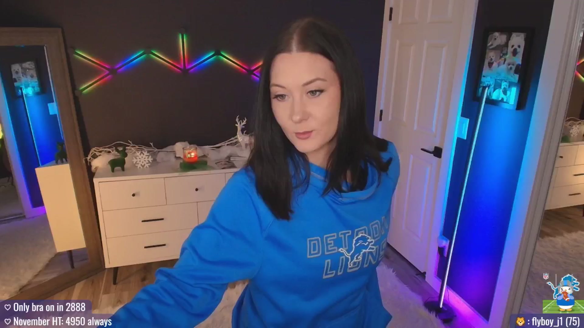 Gallery image thumbnail from MACK3NZIE's myfreecams stream on, 11/23/2025, 19:19 image 12 of 20