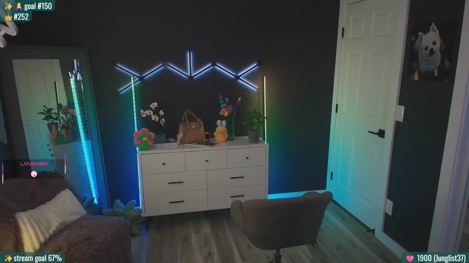 Gallery image thumbnail from MACK3NZIE's myfreecams stream on, 04/12/2026, 17:52 image 17 of 20