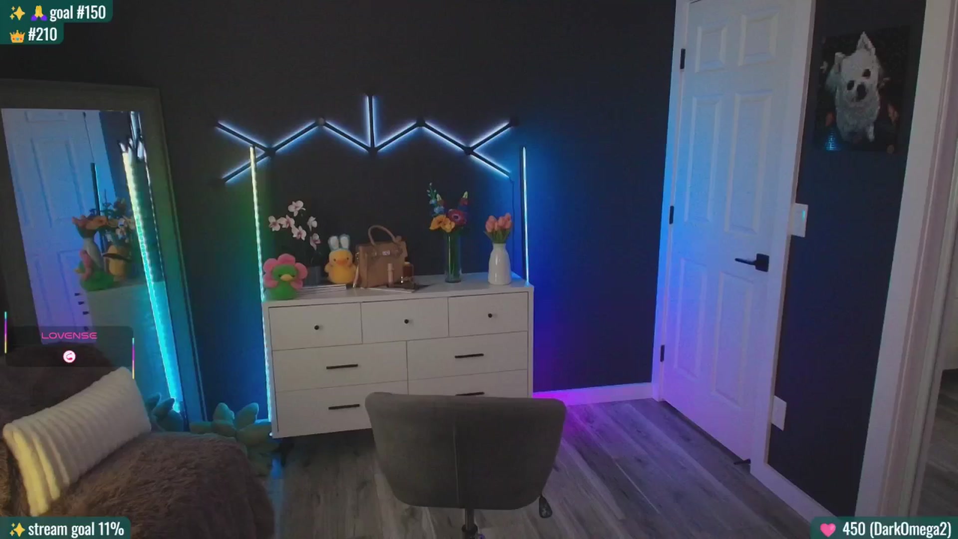 Gallery image thumbnail from MACK3NZIE's myfreecams stream on, 04/13/2026, 21:25 image 17 of 20