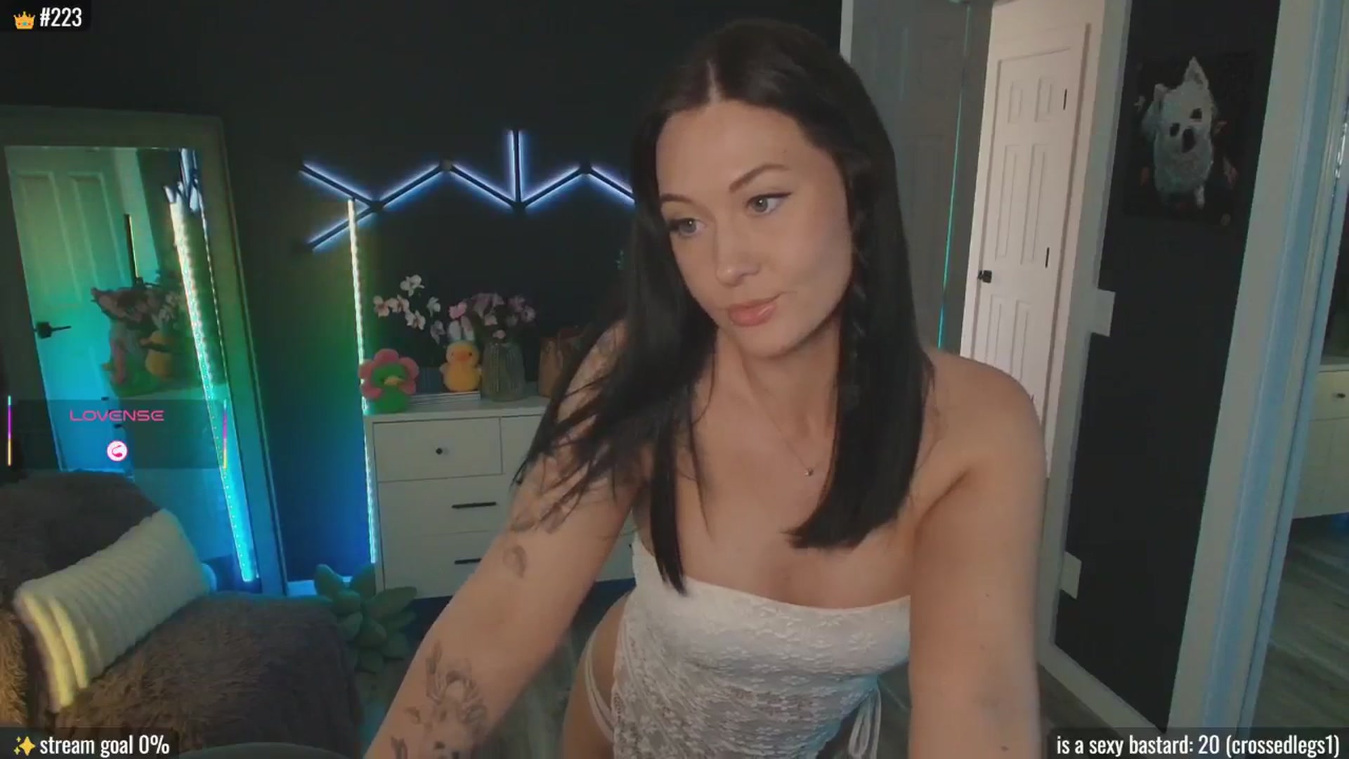 Gallery image thumbnail from MACK3NZIE's myfreecams stream on, 04/22/2026, 21:36 image 17 of 20