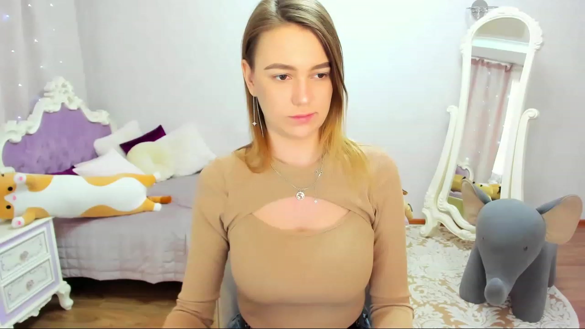 Gallery image thumbnail from MAKELOVE_'s myfreecams stream on, 05/17/2023, 12:02 image 2 of 20