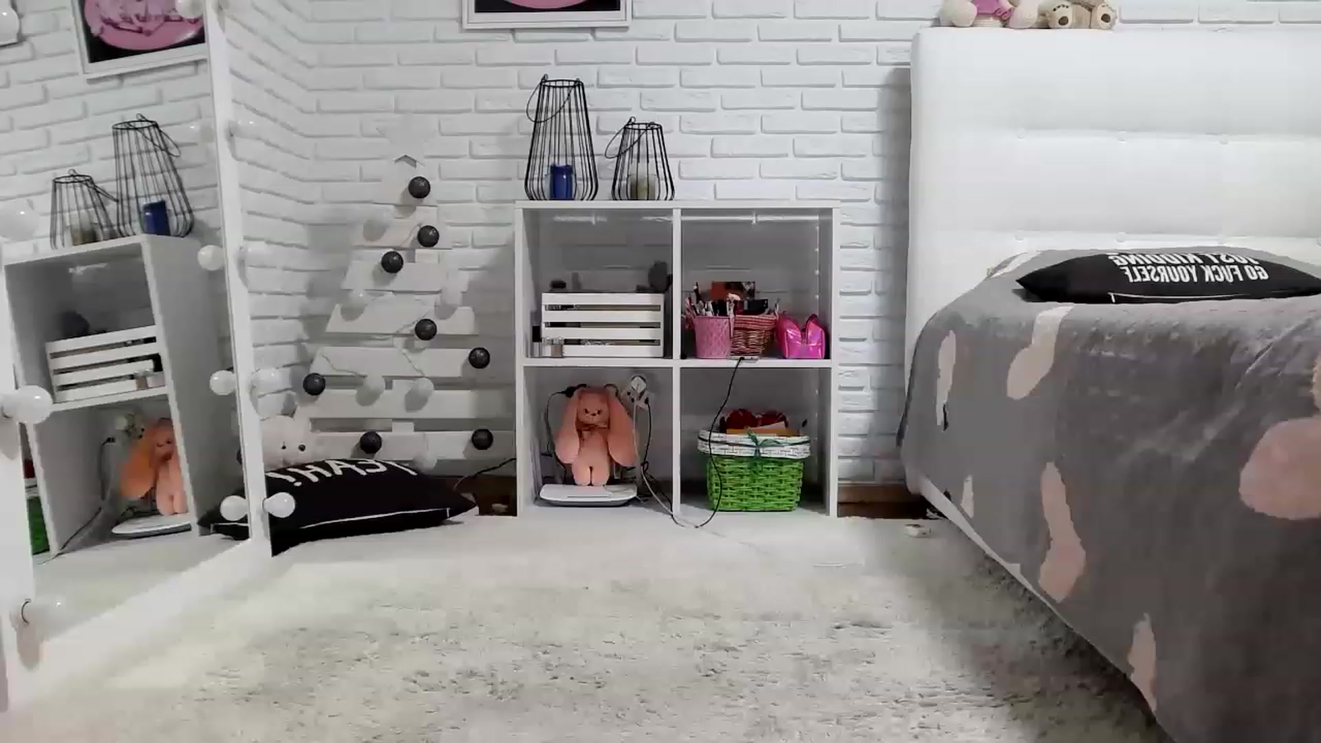 Gallery image thumbnail from MALINA_XXX's myfreecams stream on, 02/13/2023, 18:17 image 5 of 20