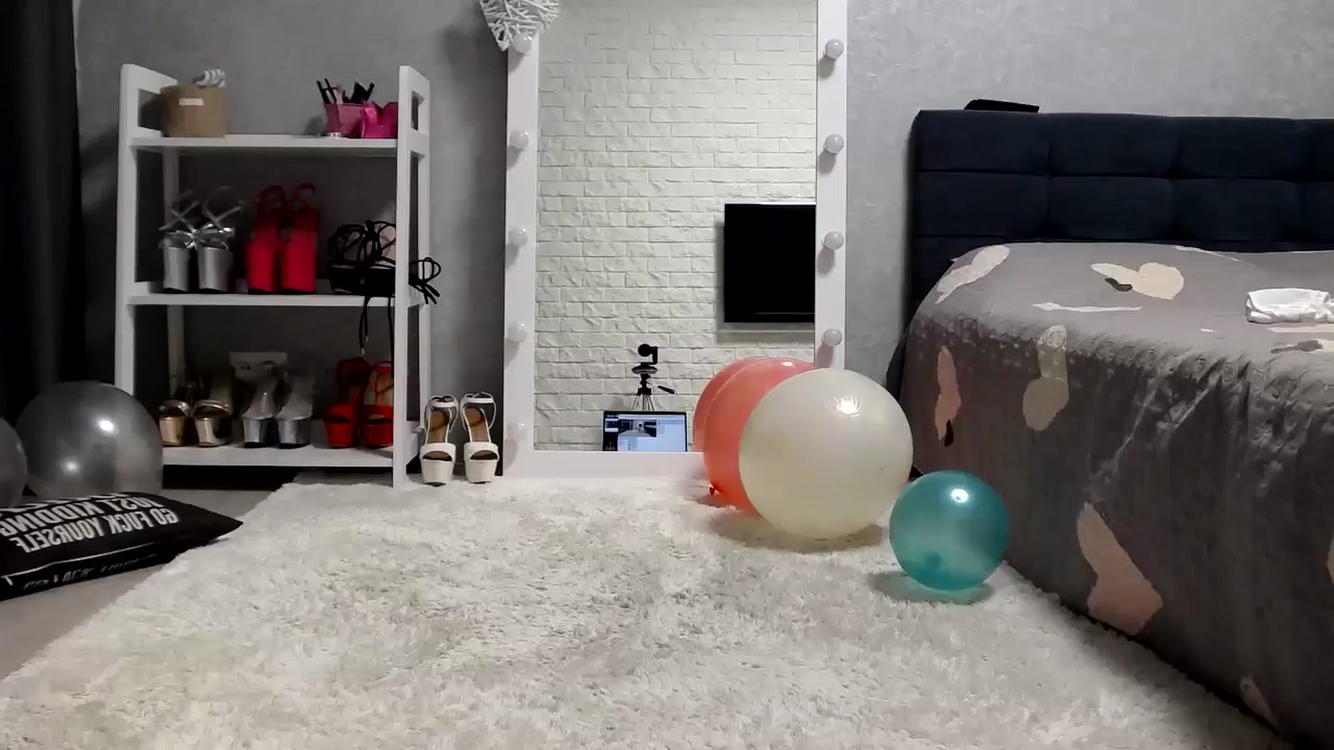 Gallery image thumbnail from MALINA_XXX's myfreecams stream on, 10/16/2023, 15:04 image 10 of 20