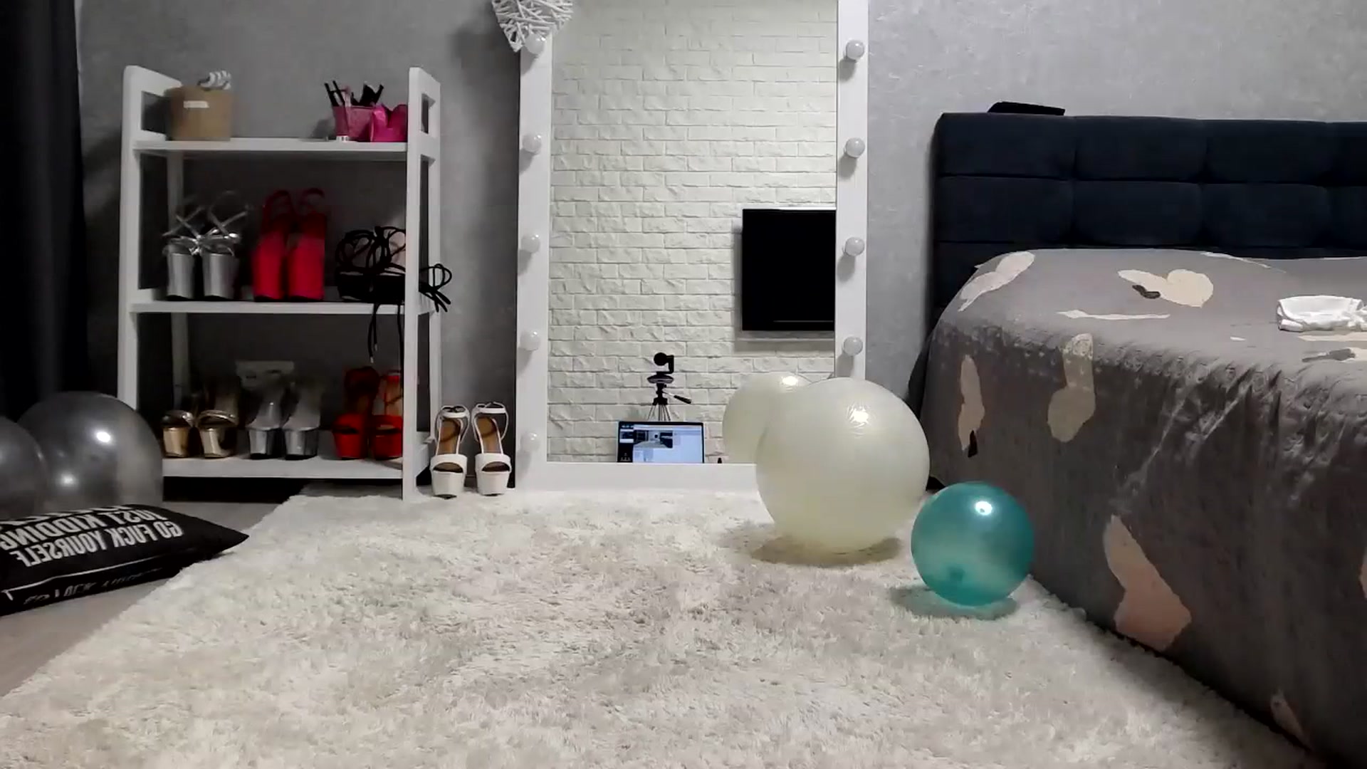 Gallery image thumbnail from MALINA_XXX's myfreecams stream on, 10/16/2023, 15:04 image 9 of 20