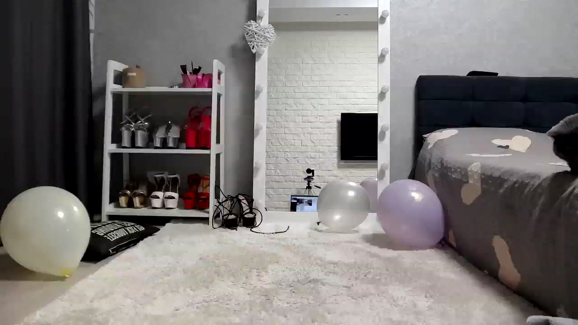 Gallery image thumbnail from MALINA_XXX's myfreecams stream on, 10/18/2023, 16:24 image 18 of 20