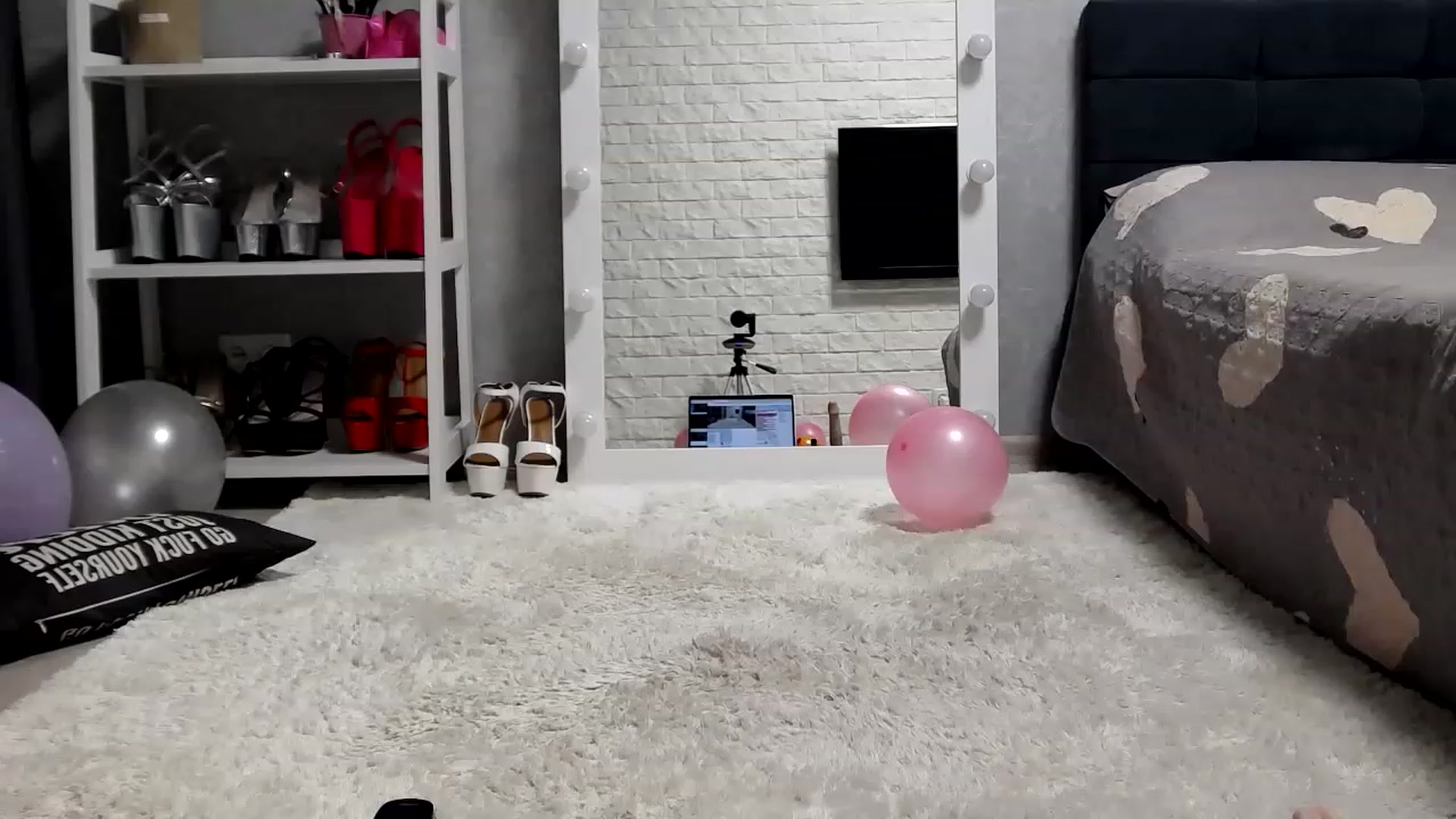 Gallery image thumbnail from MALINA_XXX's myfreecams stream on, 10/19/2023, 15:46 image 5 of 20