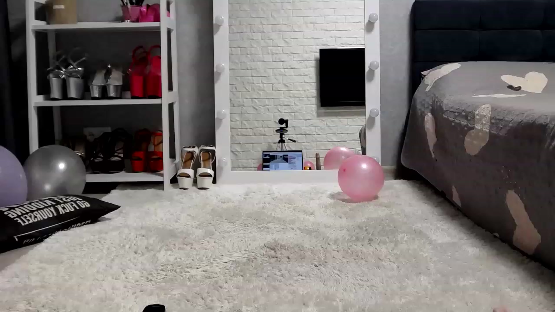 Gallery image thumbnail from MALINA_XXX's myfreecams stream on, 10/19/2023, 15:46 image 6 of 20