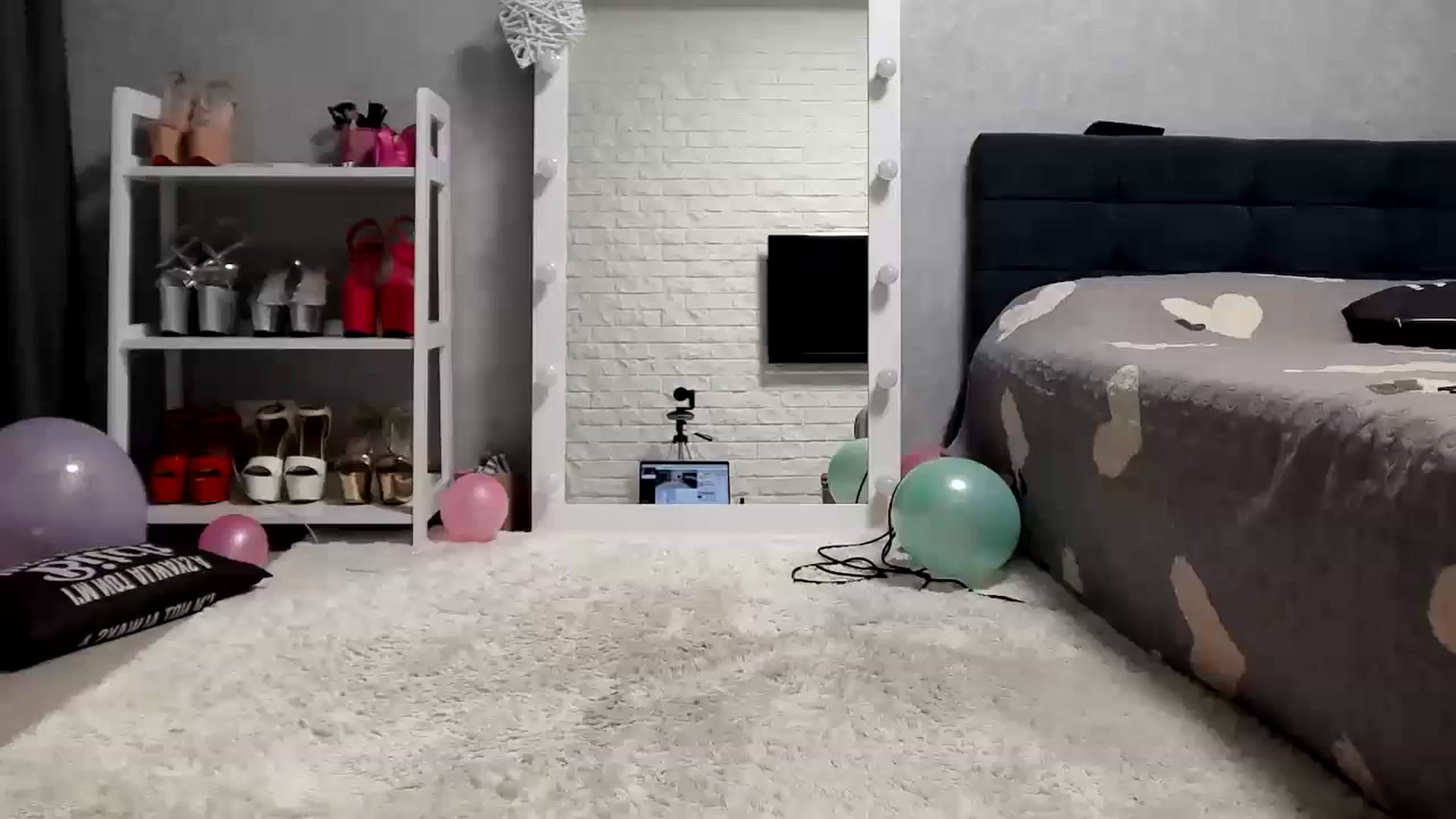 Gallery image thumbnail from MALINA_XXX's myfreecams stream on, 10/26/2023, 15:15 image 12 of 20