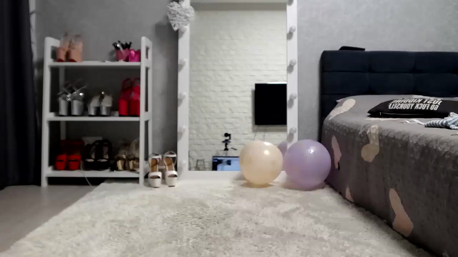 Gallery image thumbnail from MALINA_XXX's myfreecams stream on, 10/31/2023, 18:10 image 8 of 20