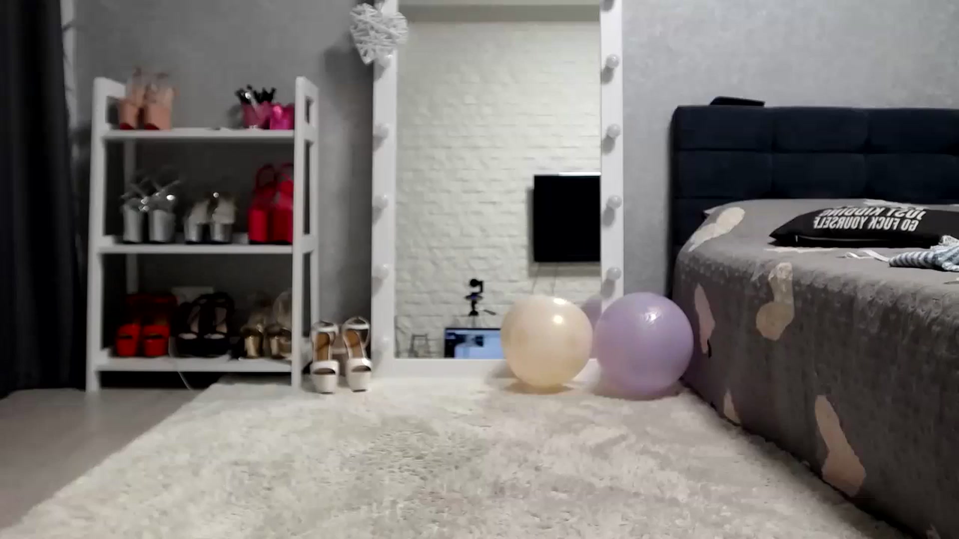Gallery image thumbnail from MALINA_XXX's myfreecams stream on, 10/31/2023, 18:10 image 9 of 20