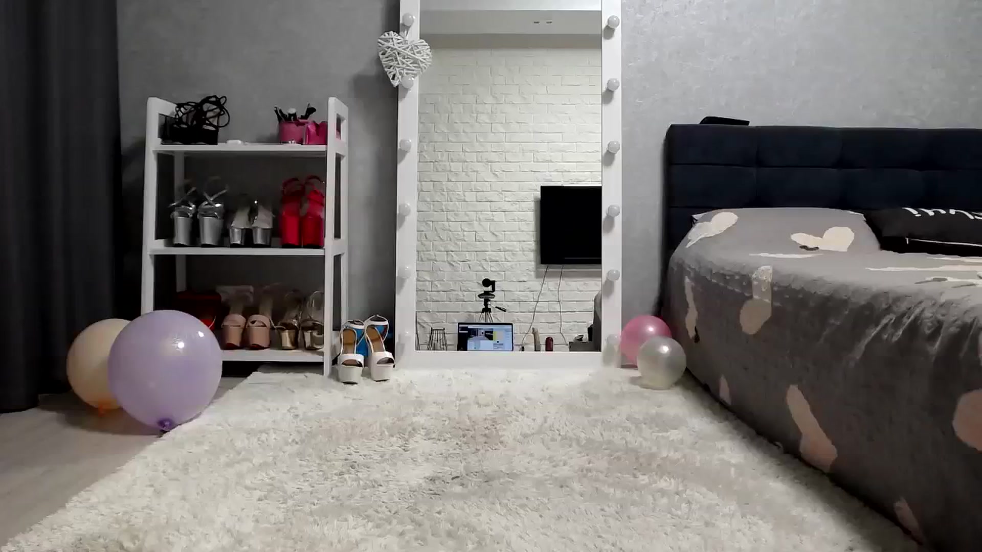 Gallery image thumbnail from MALINA_XXX's myfreecams stream on, 11/03/2023, 15:15 image 12 of 20