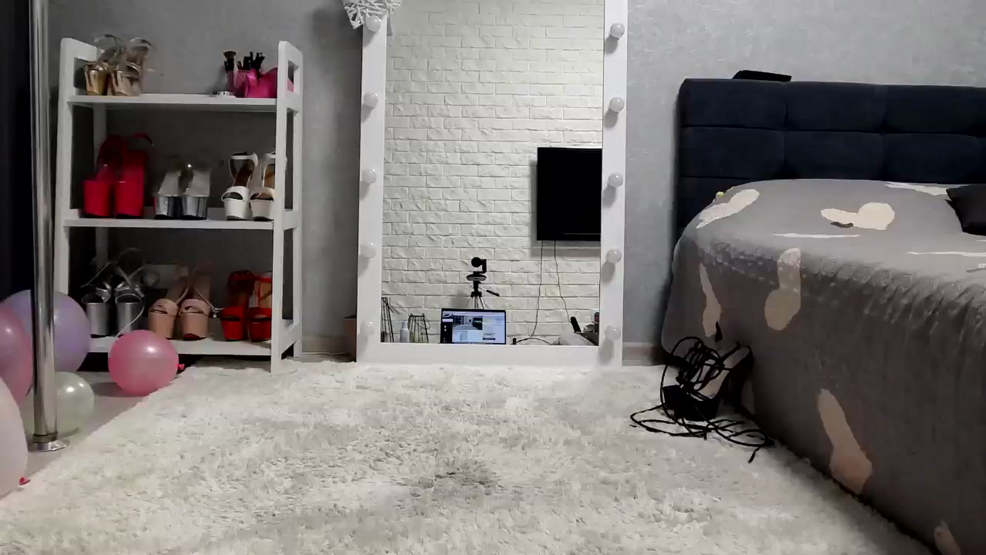 Gallery image thumbnail from MALINA_XXX's myfreecams stream on, 12/12/2023, 17:44 image 11 of 20