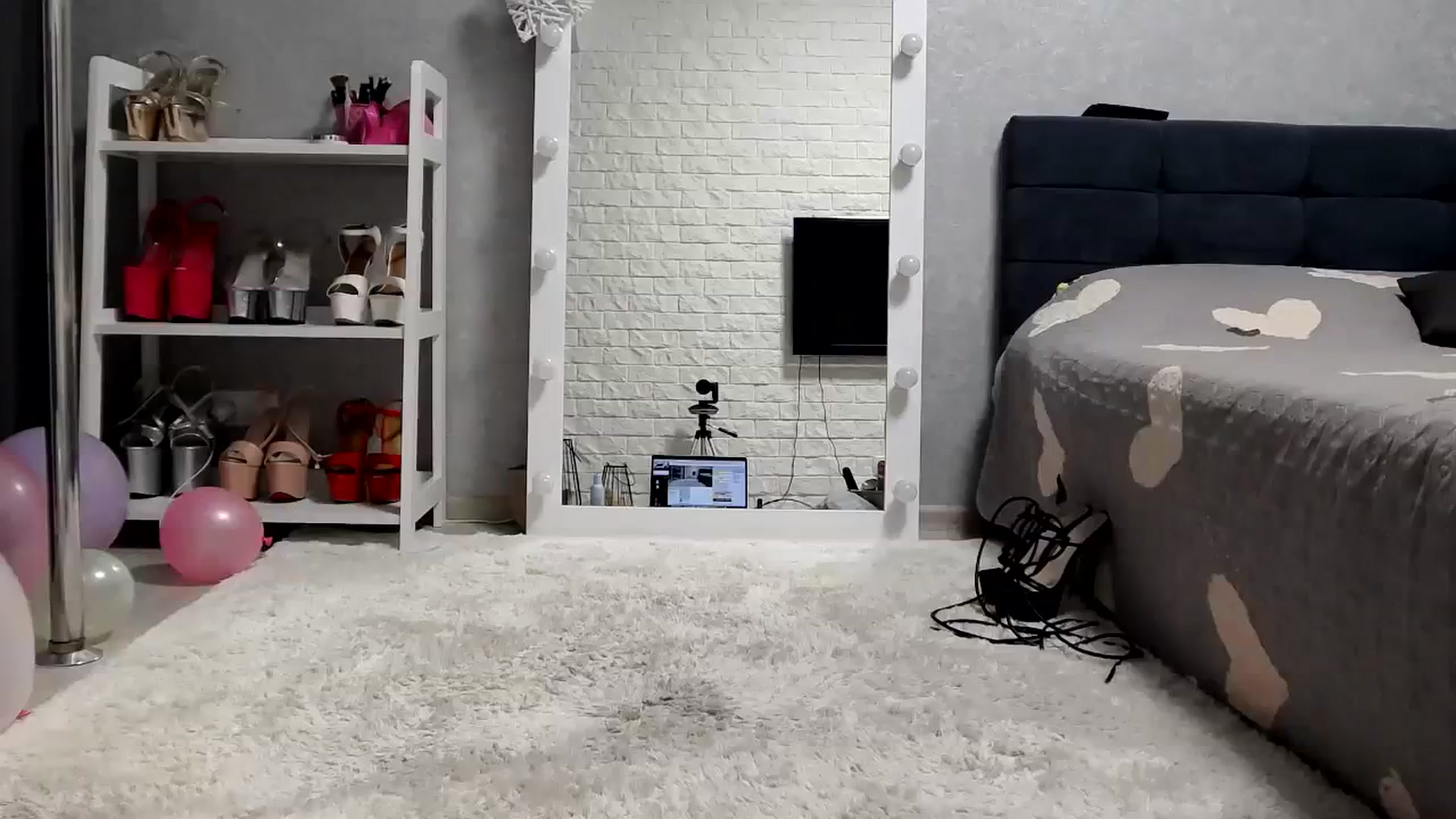 Gallery image thumbnail from MALINA_XXX's myfreecams stream on, 12/12/2023, 17:44 image 10 of 20