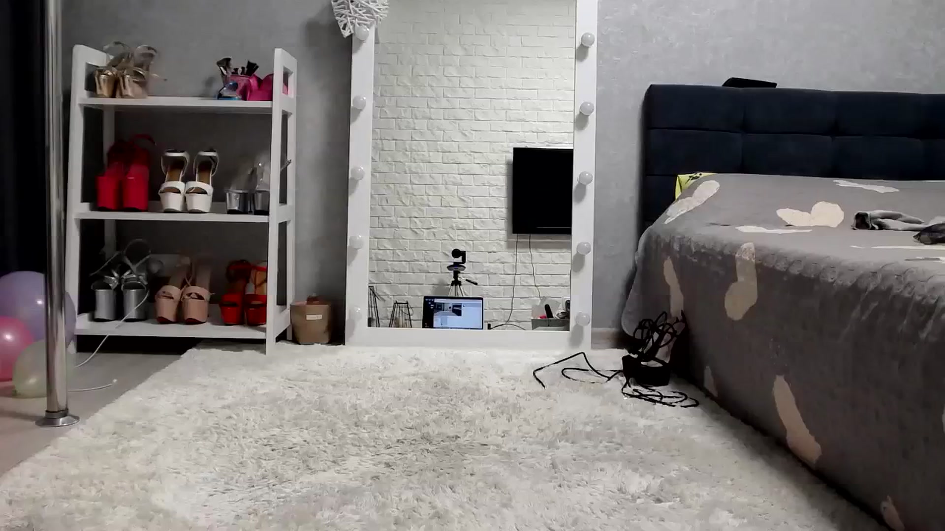 Gallery image thumbnail from MALINA_XXX's myfreecams stream on, 12/13/2023, 14:24 image 12 of 20