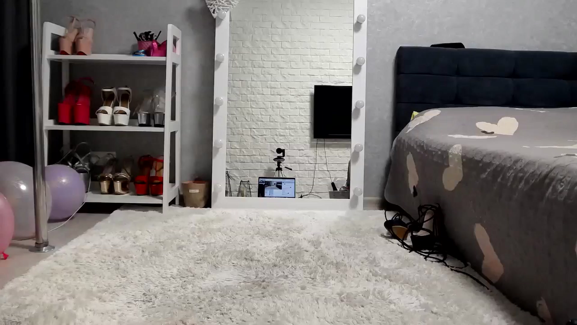 Gallery image thumbnail from MALINA_XXX's myfreecams stream on, 12/16/2023, 16:48 image 6 of 20