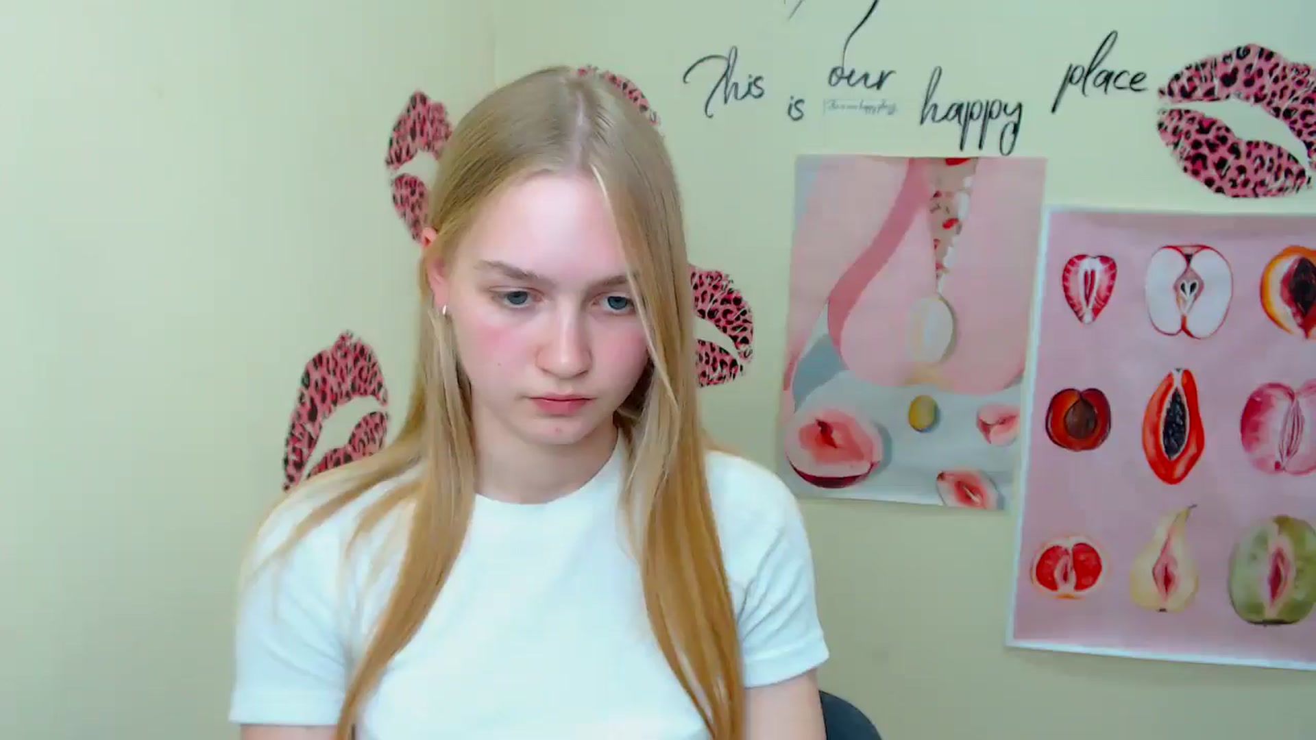 Gallery image thumbnail from MClaara's myfreecams stream on, 06/18/2025, 12:47 image 17 of 20