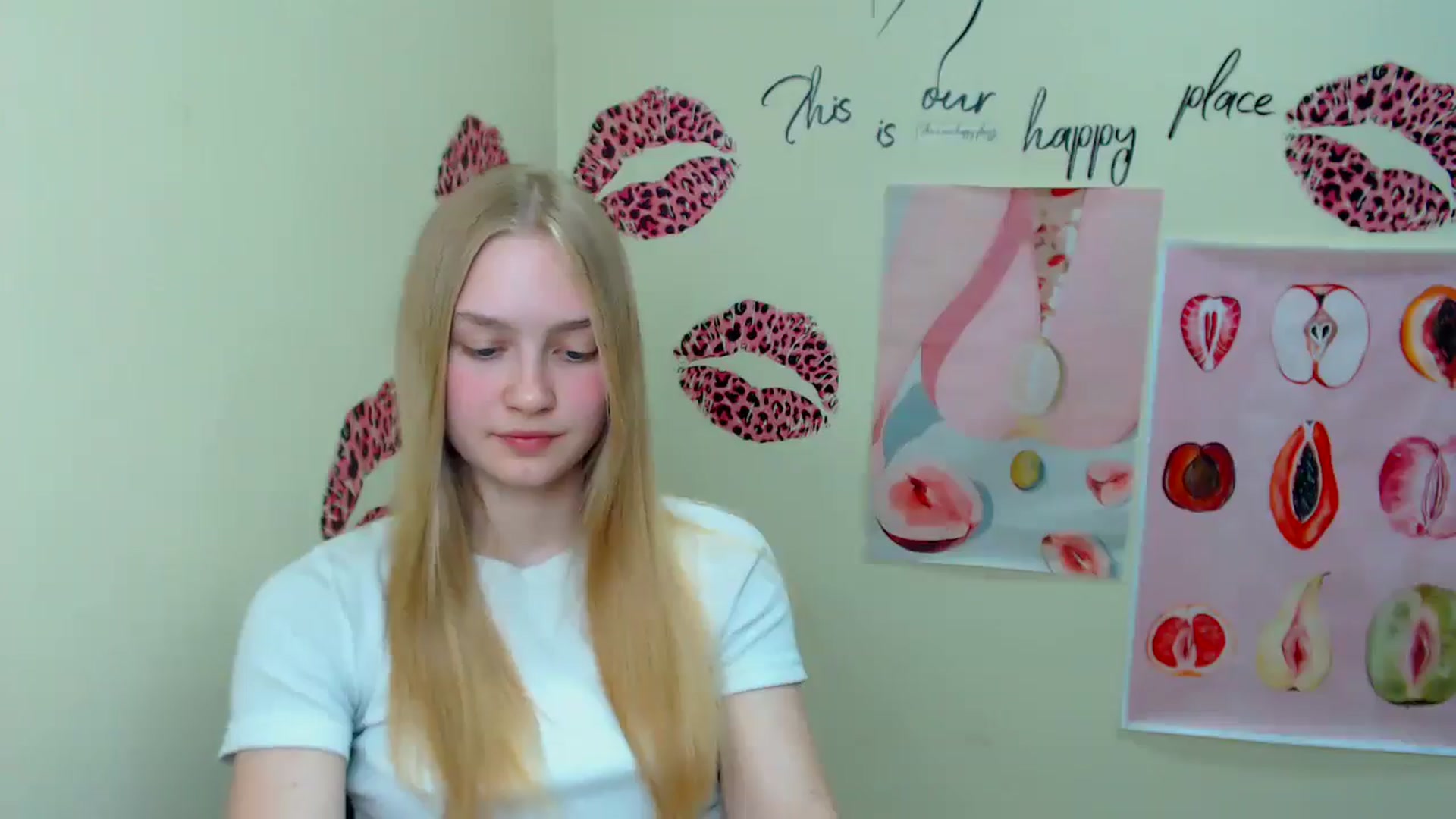 Gallery image thumbnail from MClaara's myfreecams stream on, 06/18/2025, 16:40 image 13 of 20