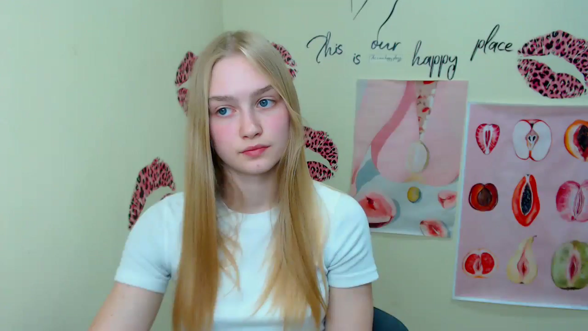 Gallery image thumbnail from MClaara's myfreecams stream on, 06/18/2025, 16:40 image 10 of 20