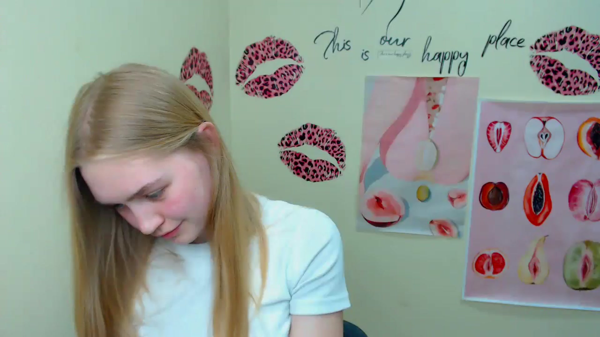 Gallery image thumbnail from MClaara's myfreecams stream on, 06/18/2025, 16:40 image 20 of 20