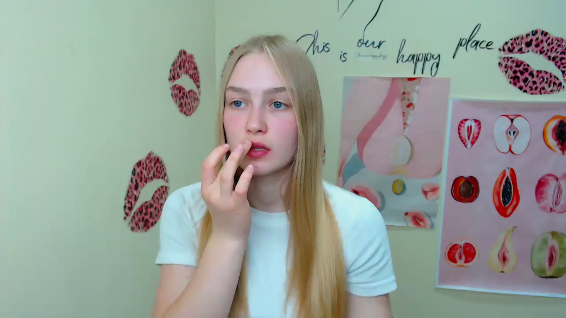 Gallery image thumbnail from MClaara's myfreecams stream on, 06/18/2025, 16:40 image 3 of 20