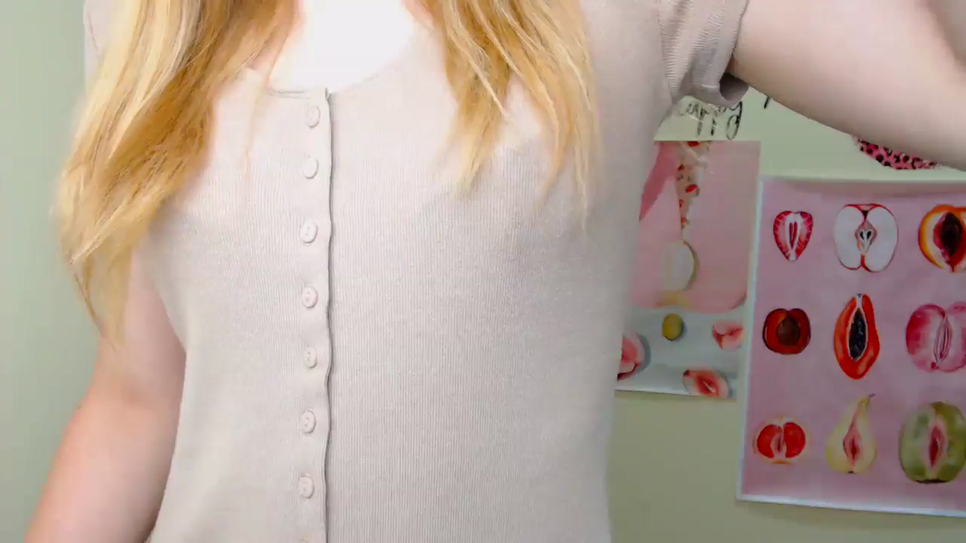 Gallery image thumbnail from MClaara's myfreecams stream on, 06/19/2025, 07:38 image 4 of 20