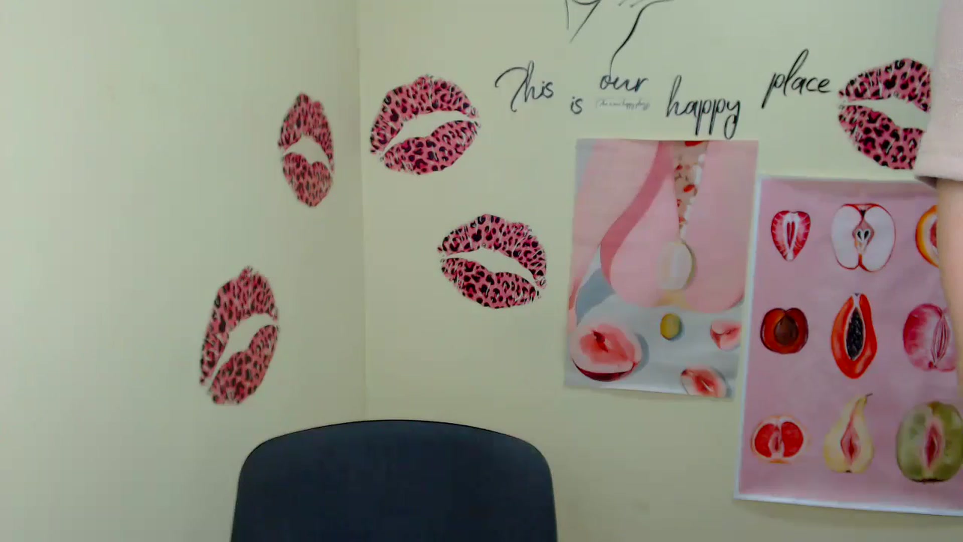 Gallery image thumbnail from MClaara's myfreecams stream on, 06/19/2025, 07:38 image 6 of 20